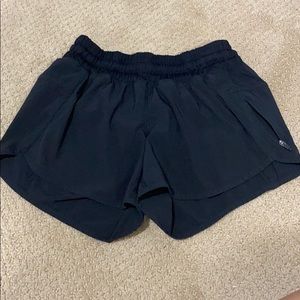 Lululemon shorts size 4